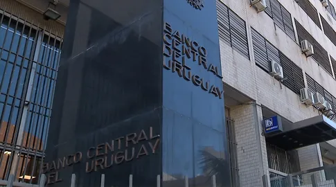 Caso de éxito de observabilidad inteligente en uruguay en el BCU con Softron.